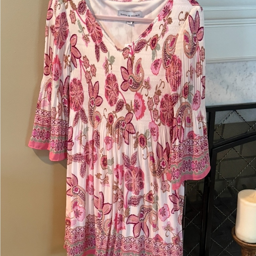 Like new Emma and Michelle floral pleated shift dress size L
